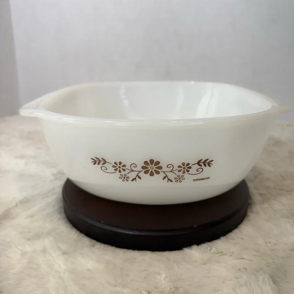 2~VTG Dynaware Pyr-O-Rey brown Crazy  Daisy milk glass casserole dishes